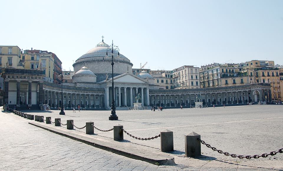 piazza plebiscito Napoli
