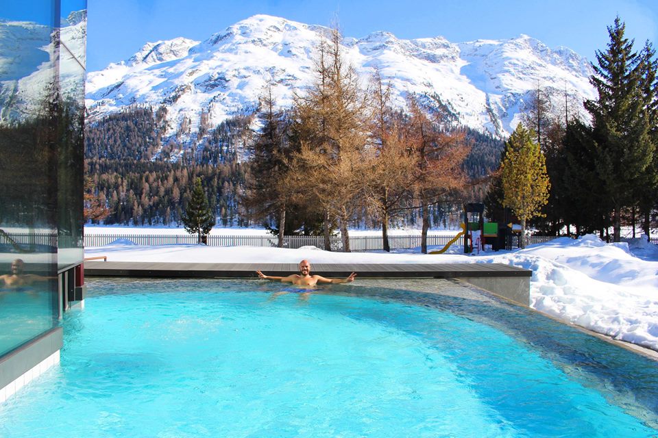 piscina esterna Badrutt's Palace Saint Moritz Svizzera