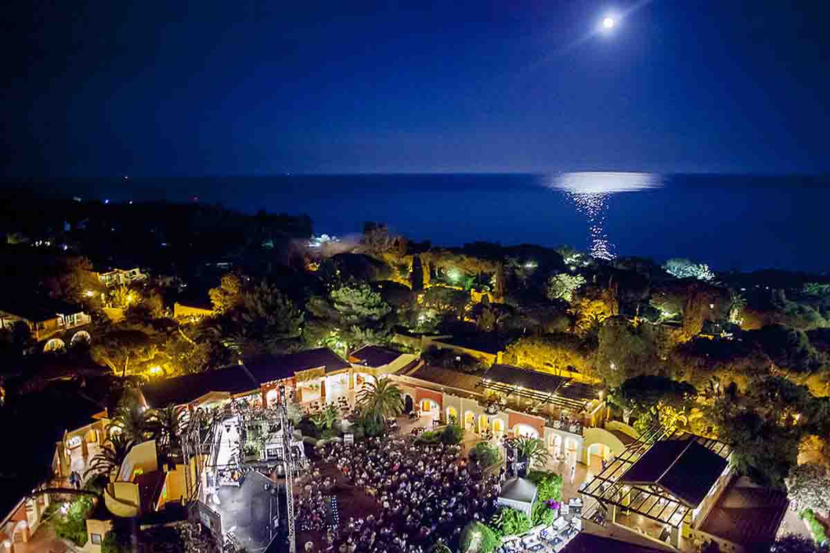 show forte village resort