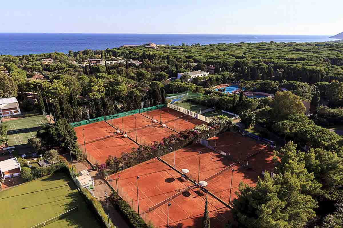 tennis forte village