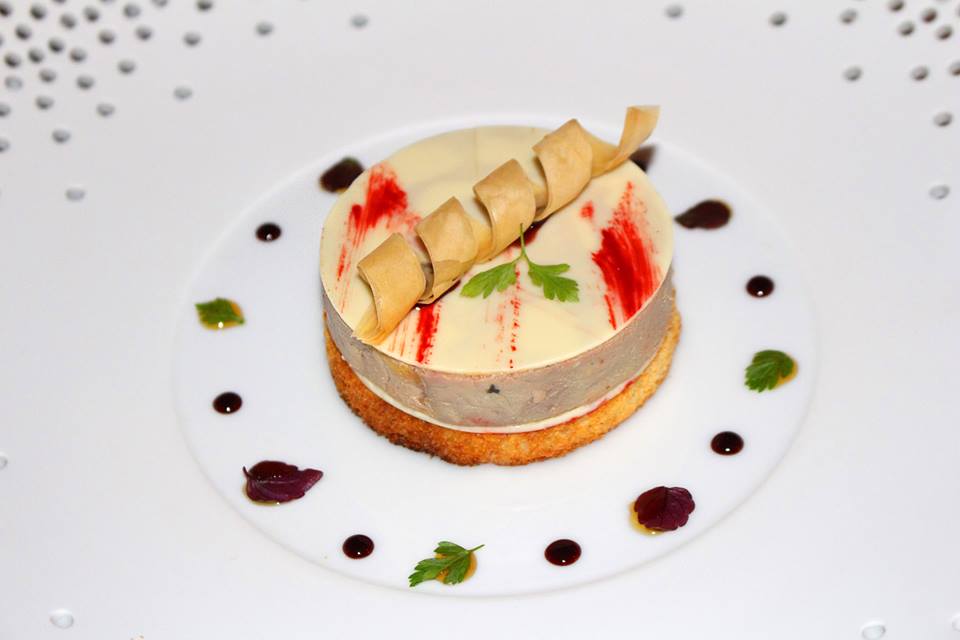 Foie gras marinato all’anice e lime con cioccolato bianco e crema di ciliegie