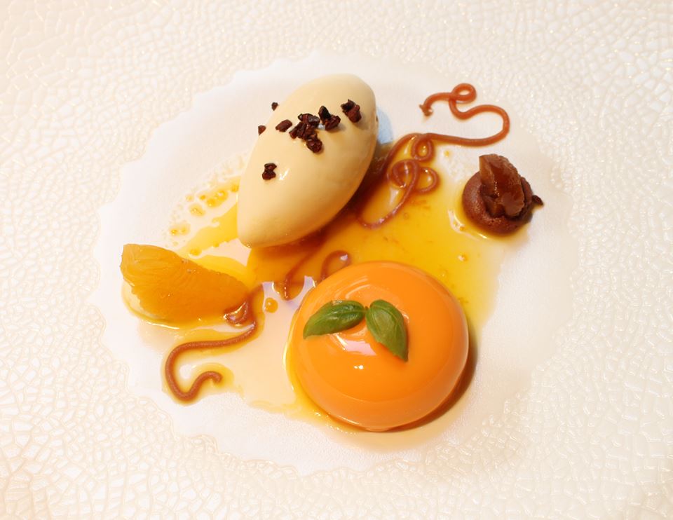 Dessert: Mandarino farcito con kumquat, castagne e gelato alla grue di cacao Seta Milano